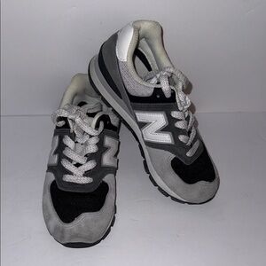 New Balance Kids Black and White Athletic Shoes Little Boys Size 1